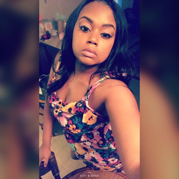 Profile Picture of Keandra Person (@keandra24) on Poshmark