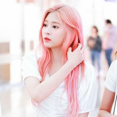 Profile Picture of Minjoo김 ♡̷ (@kmnjou) on Twitter