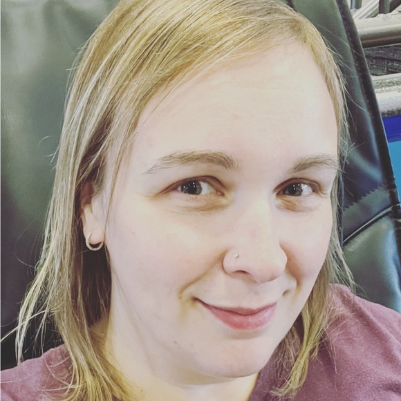 Profile Picture of Sandra Walsh (@walshsandi) on Poshmark