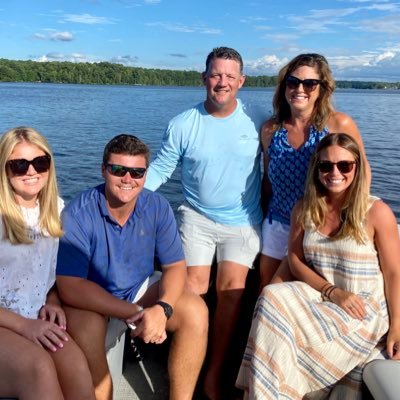 Profile Picture of Leslie Schell (@Mamaschell14) on Twitter