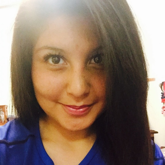 Profile Picture of Aleida gabriella Alvarado (@aleidagabriella) on Poshmark