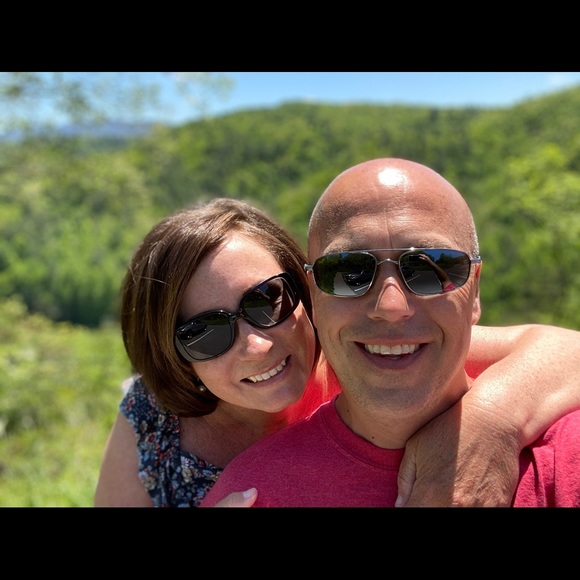 Profile Picture of Tonia Key (@toniakey) on Poshmark