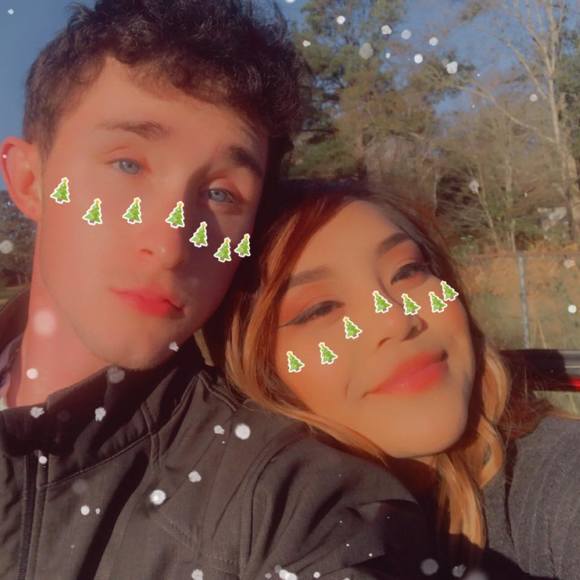 Profile Picture of Joey Bennett (@joeybennett943) on Poshmark