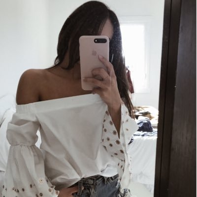 Profile Photo of Maxine Gray (@Maxinegrayy) on Twitter