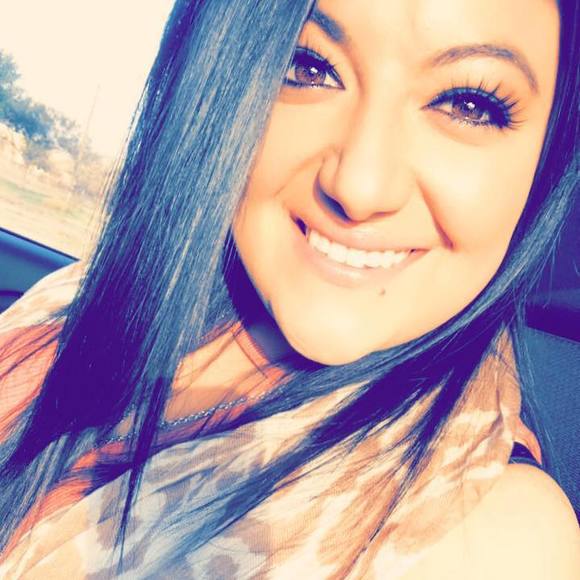 Profile Photo of Jessica Anzaldua (@janzaldua03) on Poshmark