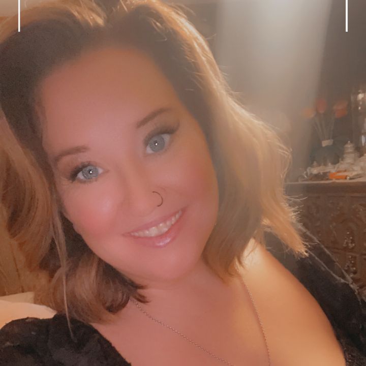 Profile Picture of Rachel Barrow (@blondie295) on Tiktok