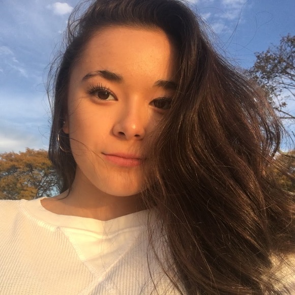 Profile Picture of Aya Thygesen (@ayeeeaaa) on Poshmark