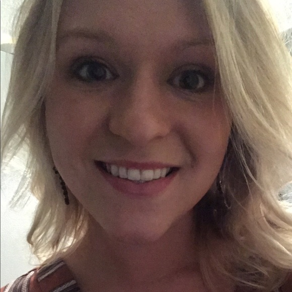 Profile Picture of Barbara Haley (@barbara_haley) on Poshmark