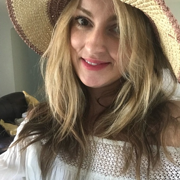 Profile Picture of Christina Wiggs (@cmariew74) on Poshmark