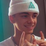 Profile Picture of 𝒪𝓁𝒾𝓋𝒾𝒶✌🏻 (@corbynsplanets) on Instagram