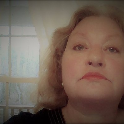 Profile Picture of Deborah B Holloway (@friedgreenbee2) on Twitter