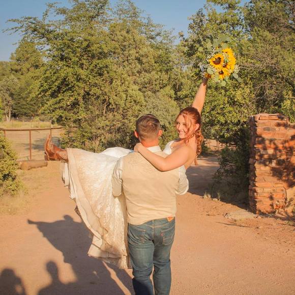 Profile Picture of Sam Hesson (@sammisosa37) on Poshmark