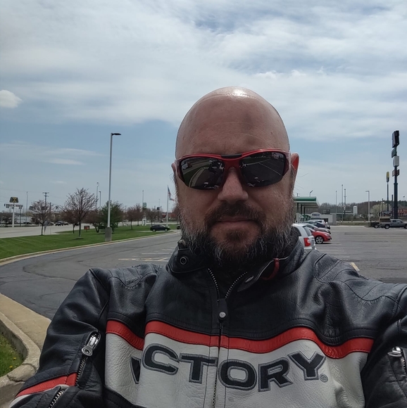 Profile Picture of David Cary (@dcary719) on Poshmark