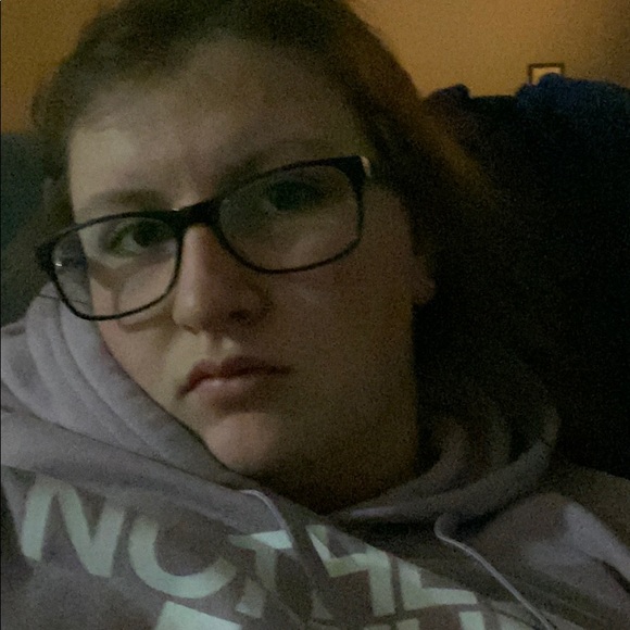 Profile Picture of Leah Shelley (@leah_shelley) on Poshmark