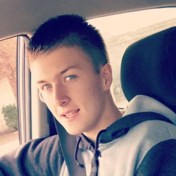 Profile Picture of Gavin Schacherl (@gmoonneeyy) on Poshmark