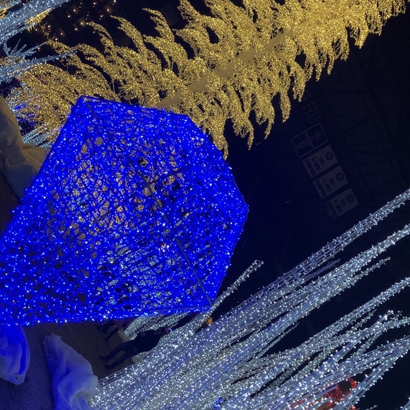 Profile Picture of Kimi Zadeh (@vcpie) on Poshmark