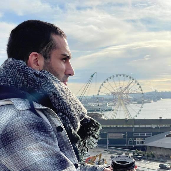 Profile Picture of Omri Mizrahi (@omritheshark) on Poshmark