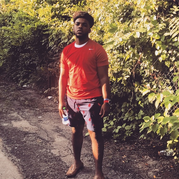 Profile Picture of Zion Carroway (@zikc) on Poshmark