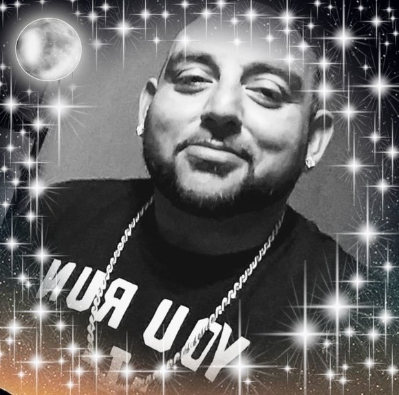 Profile Picture of Larryjohn Calderon (@larryjohnc) on Poshmark