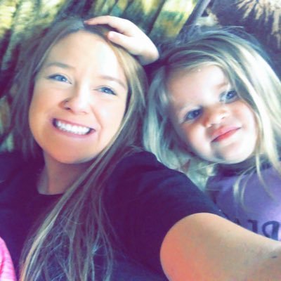 Profile Picture of Mooney 🍯 (@AmeliaMarie15) on Twitter