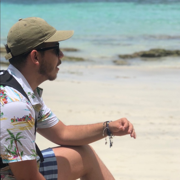 Profile Picture of Jonathan Funes (@funesjay) on Poshmark