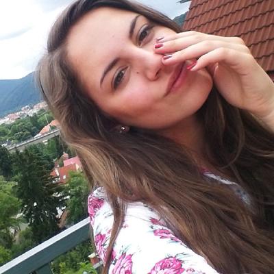 Profile Picture of Nicole Hirt (@nikolapolakova1) on Twitter