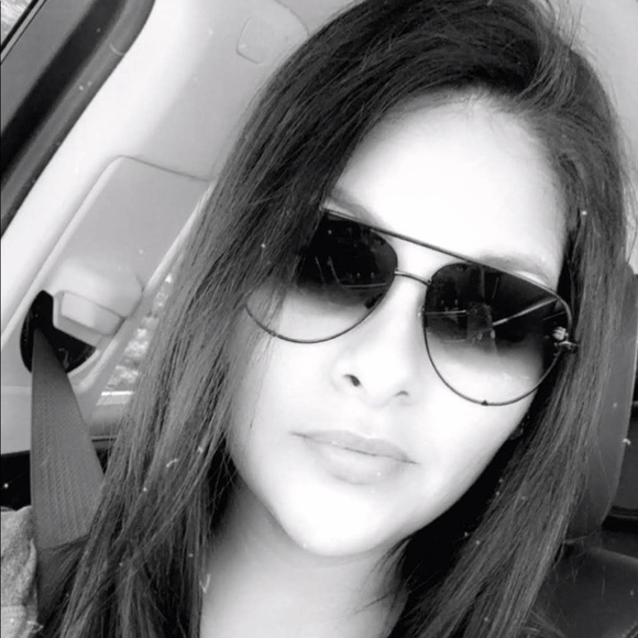 Profile Picture of Alexa Franco (@franco08) on Poshmark