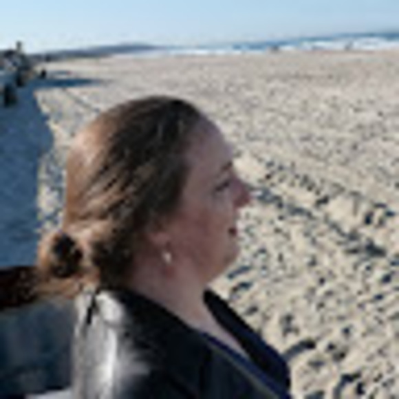 Profile Picture of Kim Doppe (@kimdoppe) on Poshmark