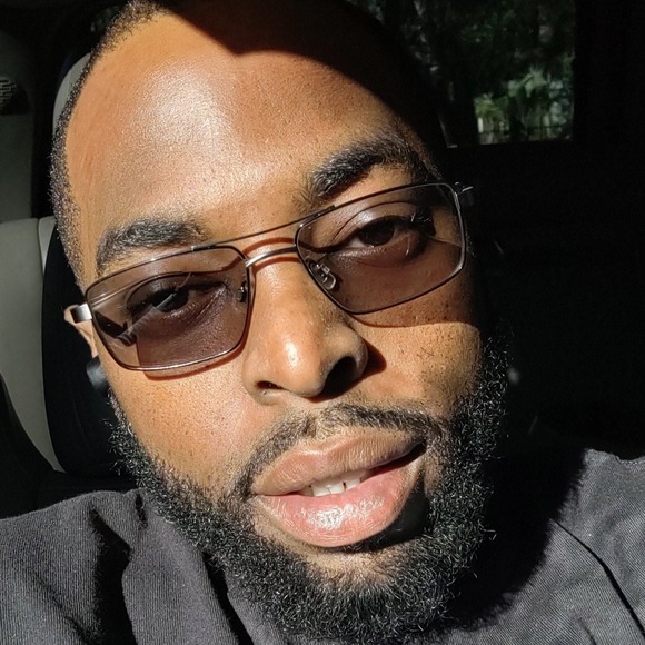 Profile Picture of Andre Newmones (@scatta352) on Poshmark