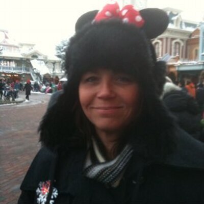 Profile Picture of Debbie Wilkes (@lovelilies) on Twitter