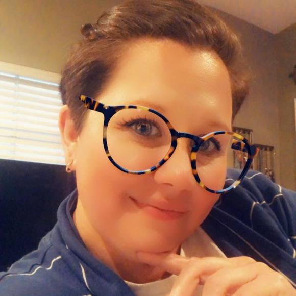 Profile Picture of Tara Stevens (@tarastevens919) on Poshmark