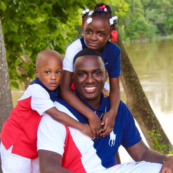 Profile Picture of Damon Bates (@damonbts) on Poshmark