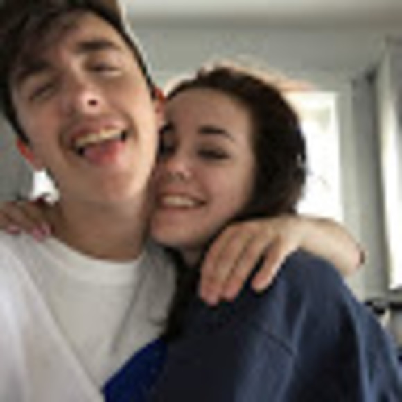 Profile Picture of Cassidy Skaflen (@skaflencassidy) on Poshmark