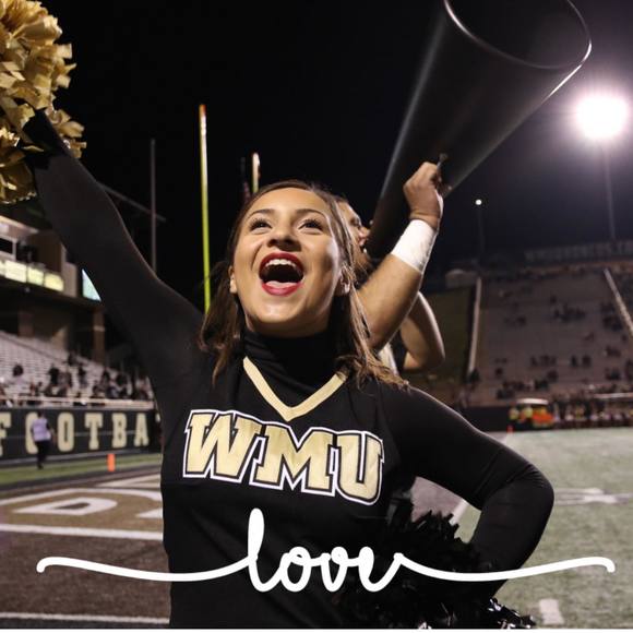 Profile Picture of Kristen Jarvie (@kejarvie) on Poshmark