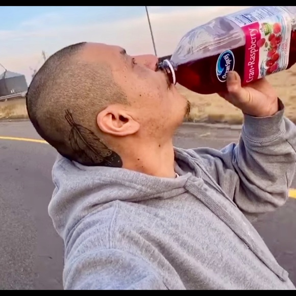 Profile Picture of Juan Barrera (@juancho32210) on Poshmark