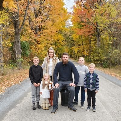 Profile Picture of Lisa Hodgson (@MrsHodgson22) on Twitter