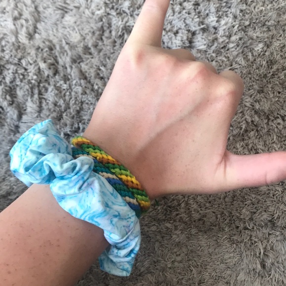 Profile Picture of Lucy Ossi (@set_to_shine) on Poshmark