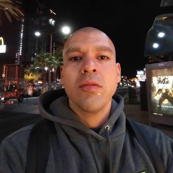 Profile Picture of Daniel Rizo (@daniel_rizo) on Poshmark