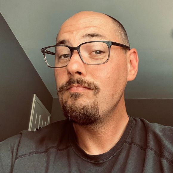 Profile Picture of Alek Mushock (@amushock) on Poshmark