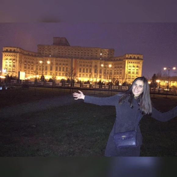 Profile Picture of Erleta Dervishaj (@erletadervishaj) on Poshmark