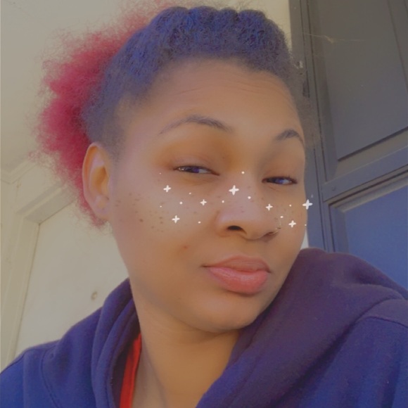 Profile Picture of Zaradea Staten (@zaradea2004) on Poshmark