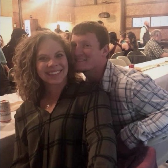 Profile Picture of Hannah Taggart (@hannahtaggart) on Poshmark