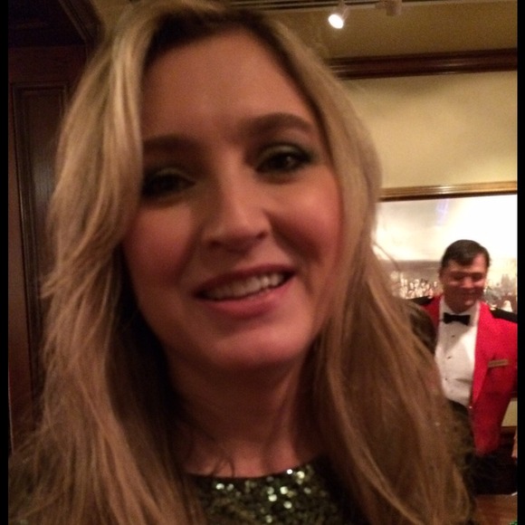 Profile Picture of Kay allison Stranges (@kaya28) on Poshmark