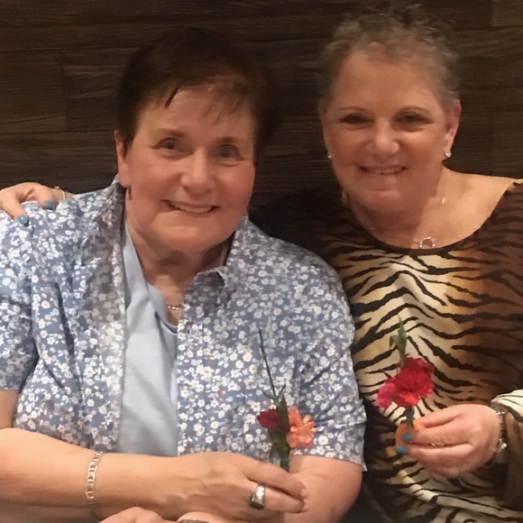 Profile Picture of Helene Waxman (@helenewaxman) on Poshmark
