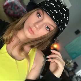 Profile Picture of Brooklyn James (@Spencybee) on Pinterest