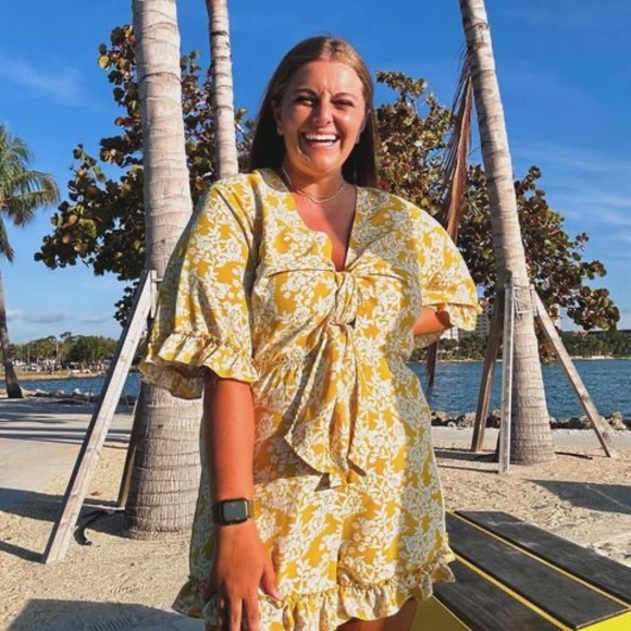 Profile Picture of Sam Anasky (@sam_anasky) on Poshmark