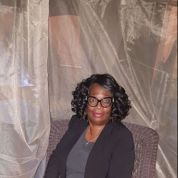 Profile Picture of Annette Odom (@jan231958) on Poshmark