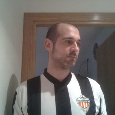 Profile Picture of Daniel Carbonell BCN (@242albinegreBCN) on Twitter