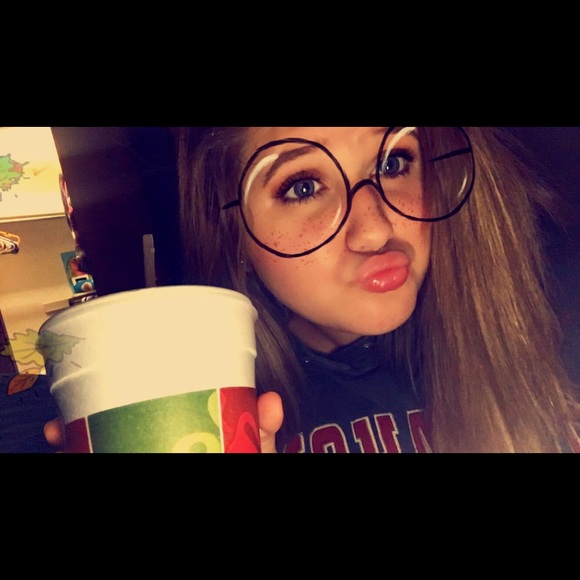 Profile Picture of Bethany Copeland (@bethanycope05) on Poshmark