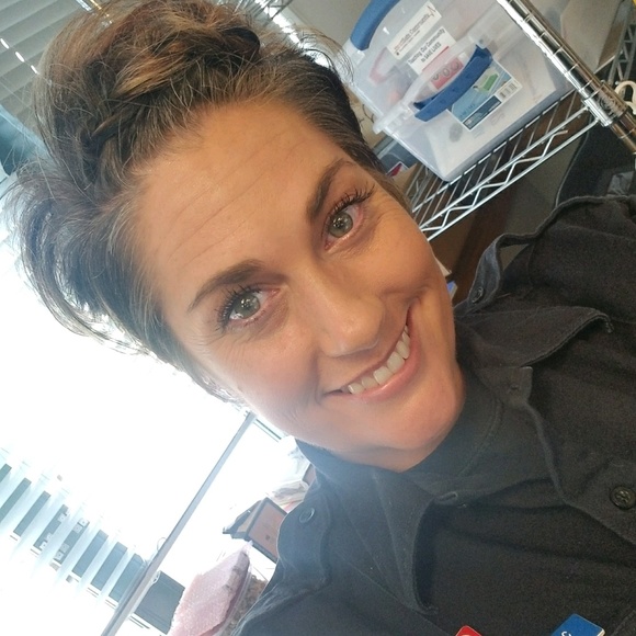 Sarah Tufty - Poshmark Profile Picture of Sarah Tufty (@fiddlefire92) on Poshmark